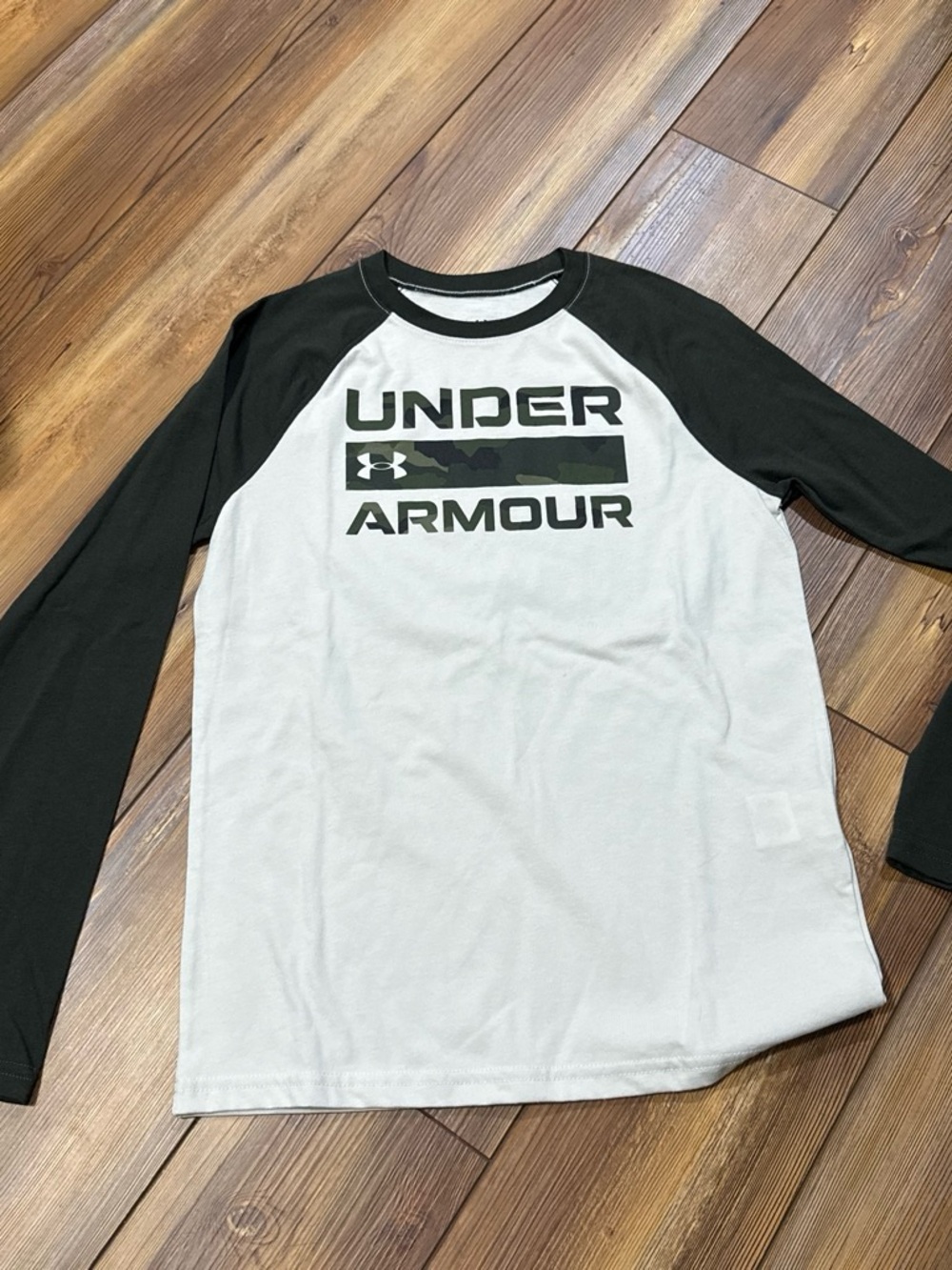 Under Armour Youth Medium White & Black Long Sleeve Raglan Logo Shirt